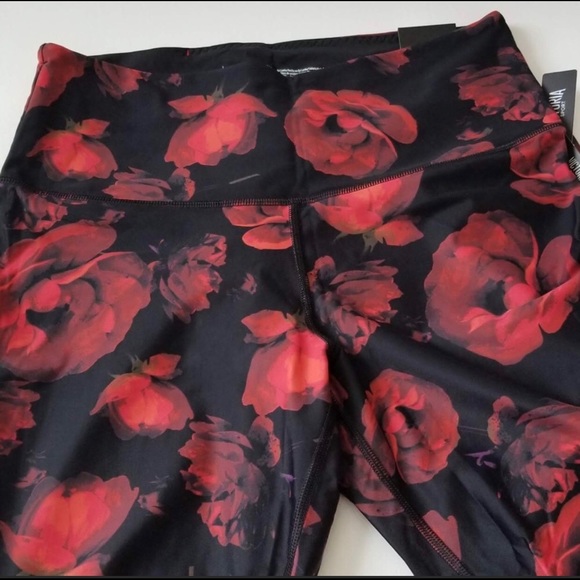 (SOLD) Victoria Secret Rose Leggings - Picture 4 of 6